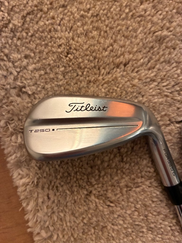 Titleist t250 launch spec like new !!!, Sport en Fitness, Golf, Ophalen of Verzenden, Zo goed als nieuw, Club, Overige merken