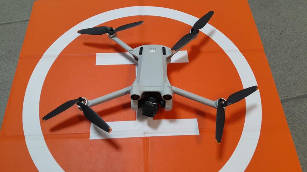 Drone DJI + Accessoires Télécommande, Batteries, Sacoche, Enlèvement ou Envoi