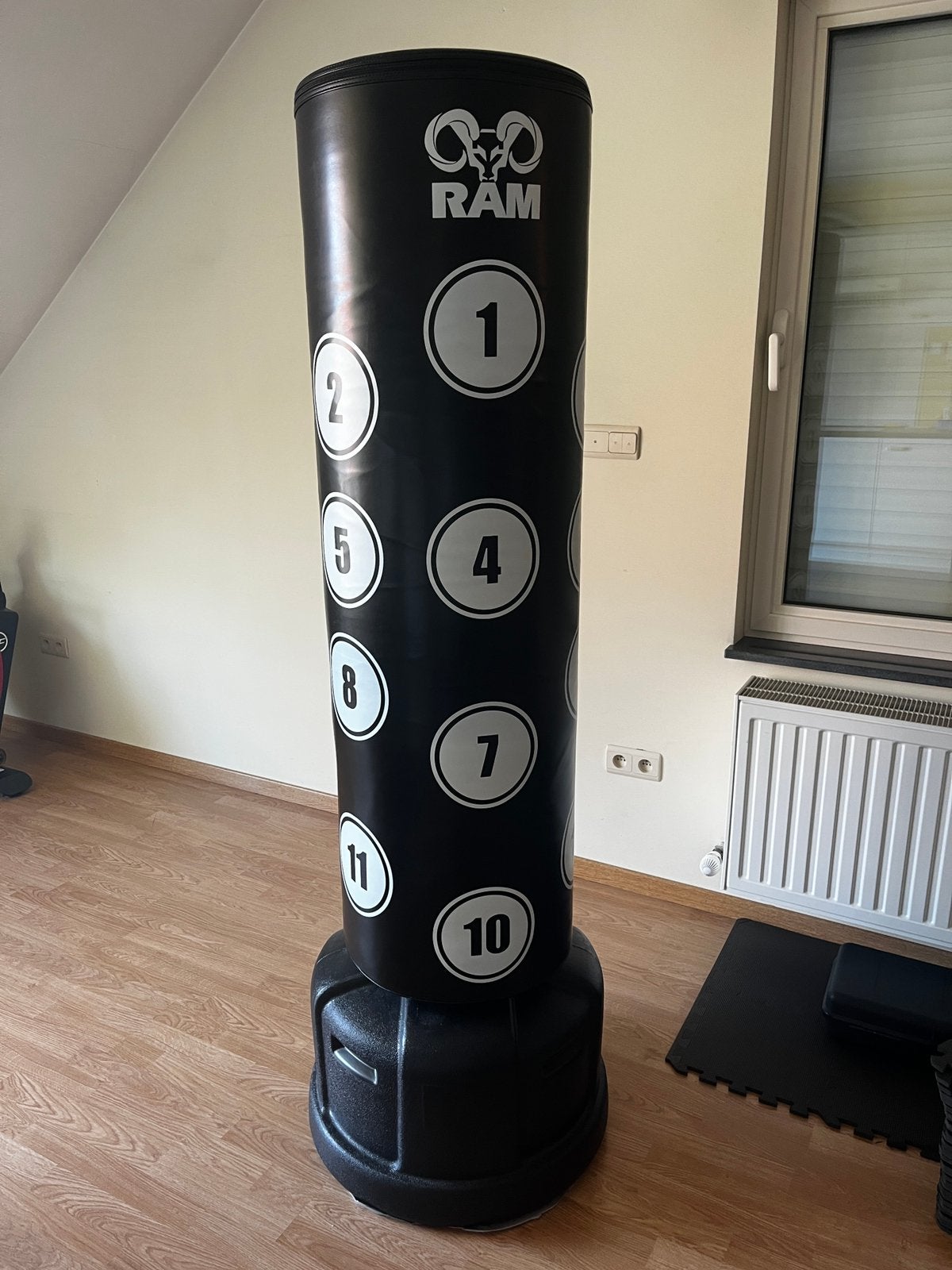 RAM O XL staande bokszak, Ophalen, Zo goed als nieuw, Bokszak