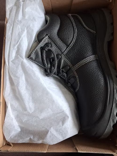 Werkschoenen NIEUW IN VERPAKKING maat 43, Doe-het-zelf en Bouw, Ophalen, Nieuw