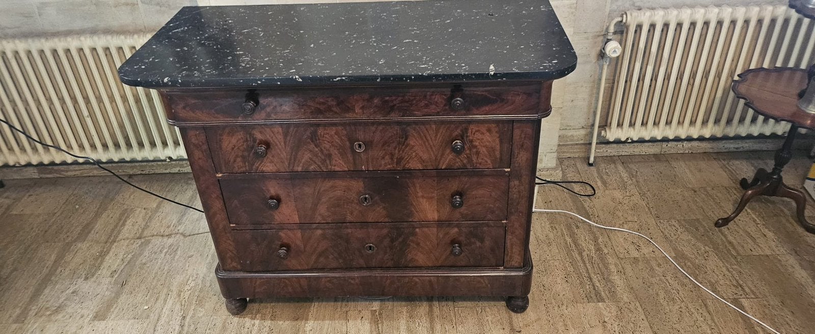 Commode marbre noir anciens, Enlèvement, Utilisé