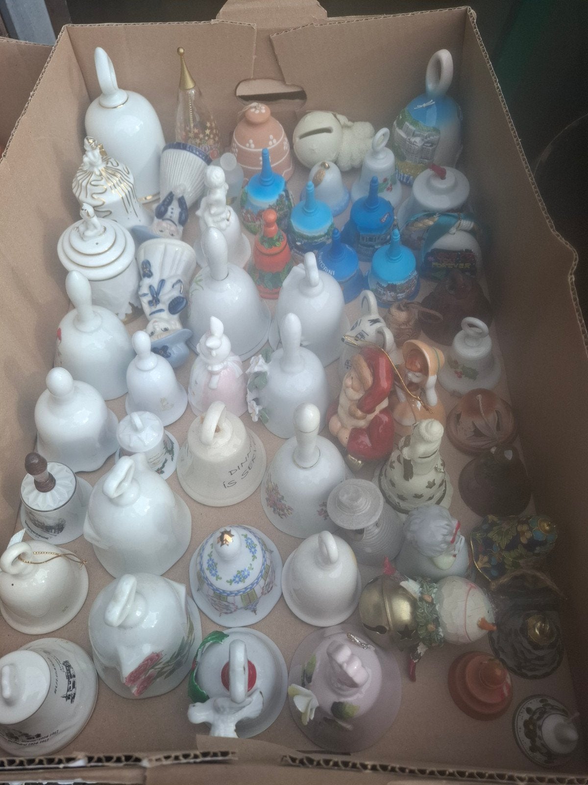 Grand lot de cloches de table en porcelaine 100 pièces, Enlèvement ou Envoi