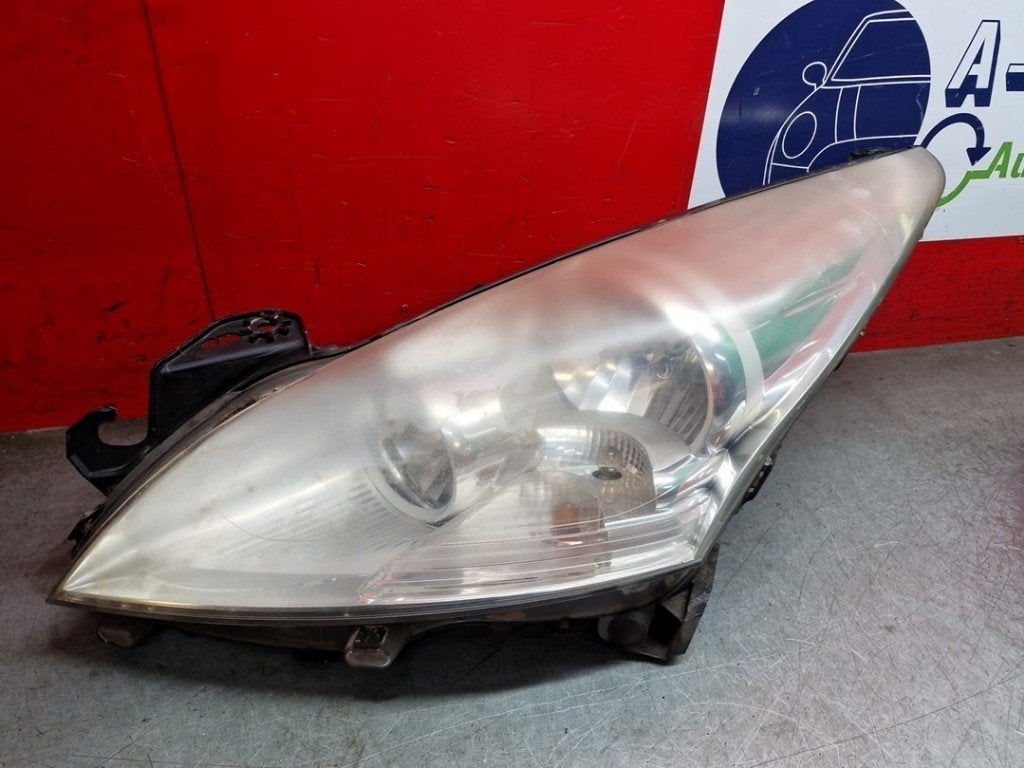 PHARE / OPTIQUE AVANT GAUCHE Peugeot 5008 I (0A / 0E), Kontakt-peugeot@peugeot.com, Utilisé, Peugeot Deutschland GmbH, Bahnhofsplatz
65423  Rüsselsheim, DE