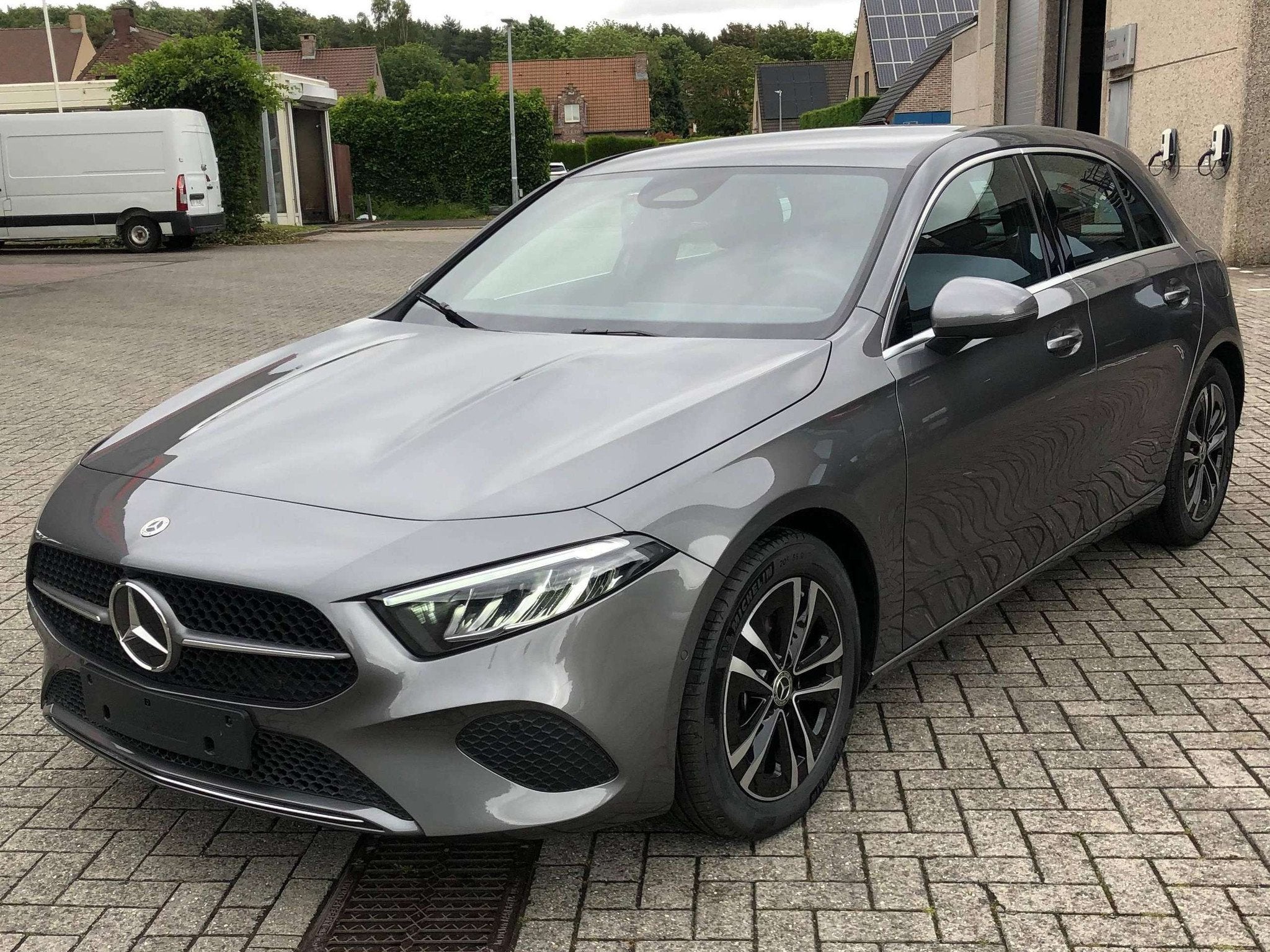 Mercedes-Benz A-Klasse 180 Benzine Automaat 7G-DCT Carplay L, Auto's, Zwart, 4 cilinders, Lichtsensor, Bedrijf