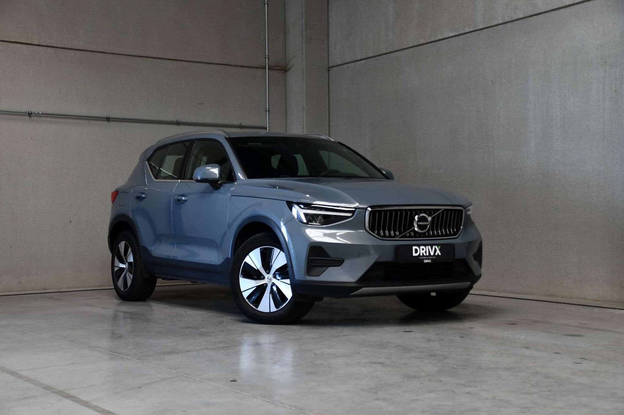 Volvo XC40 XC40 - T5 - PHEV - Plus Bright Design - Keyless -, Argent ou Gris, Achat, https://public.car-pass.be/vhr/281a15b1-f796-412c-b81e-c419fcd82193