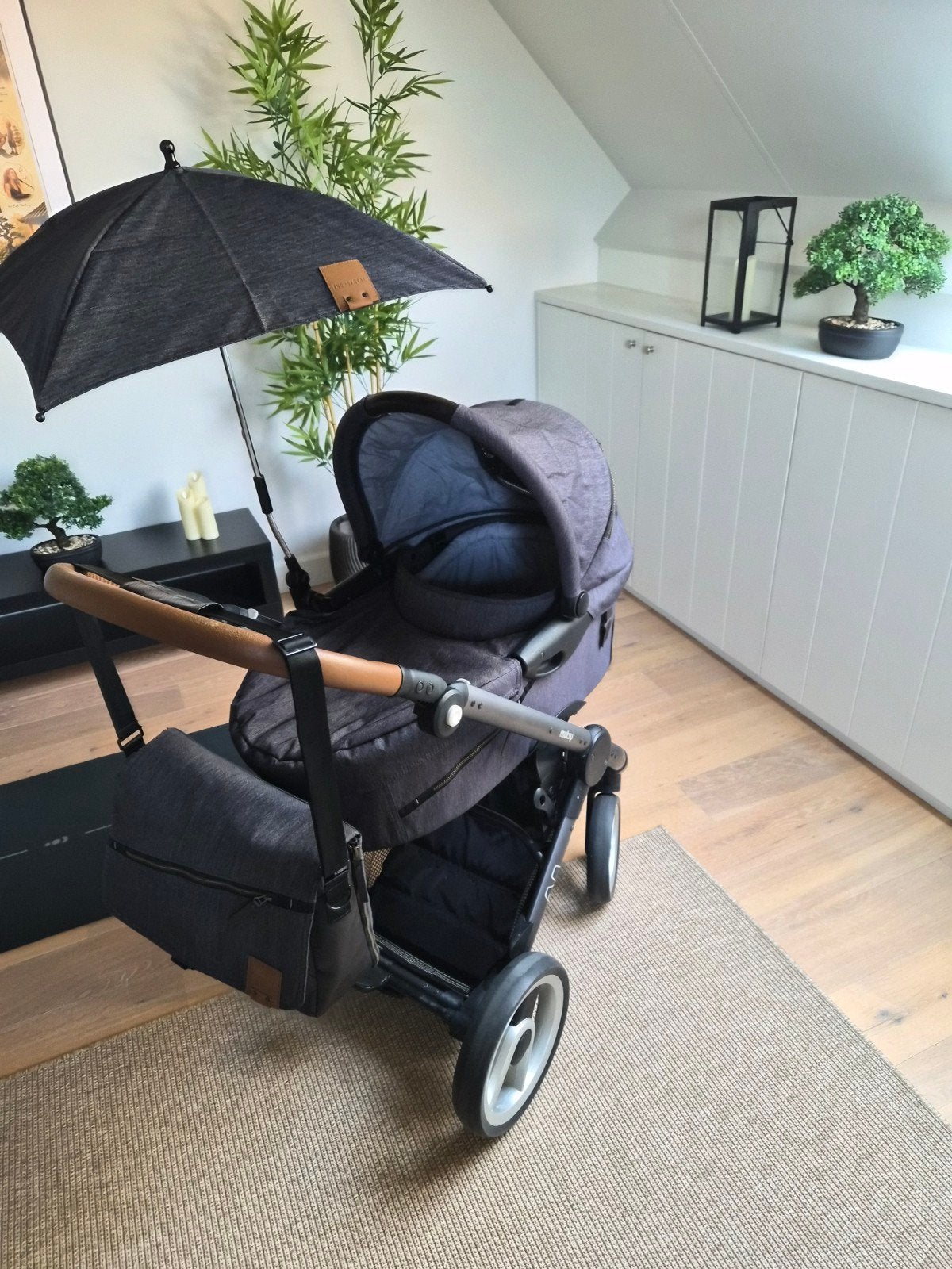 kinderwagen, Zo goed als nieuw, Mutsy, Verstelbare duwstang, Ophalen