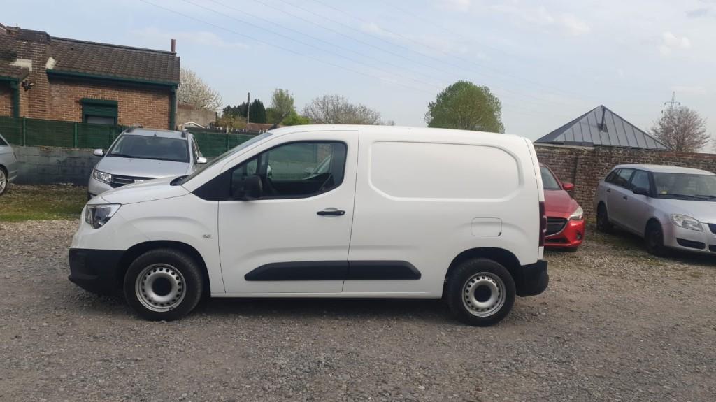 Opel Combo 1500 CDTI jaar 2019 156000 km, Auto's, Opel, Voorwielaandrijving, Stof, Euro 6, 4 cilinders