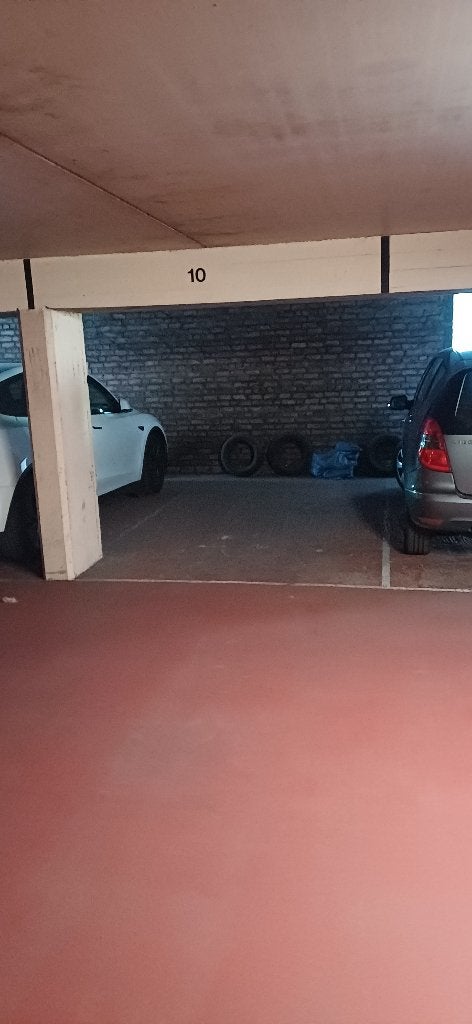 te huur overdekte staanplaats in parkeergarage oostende, Oostende
