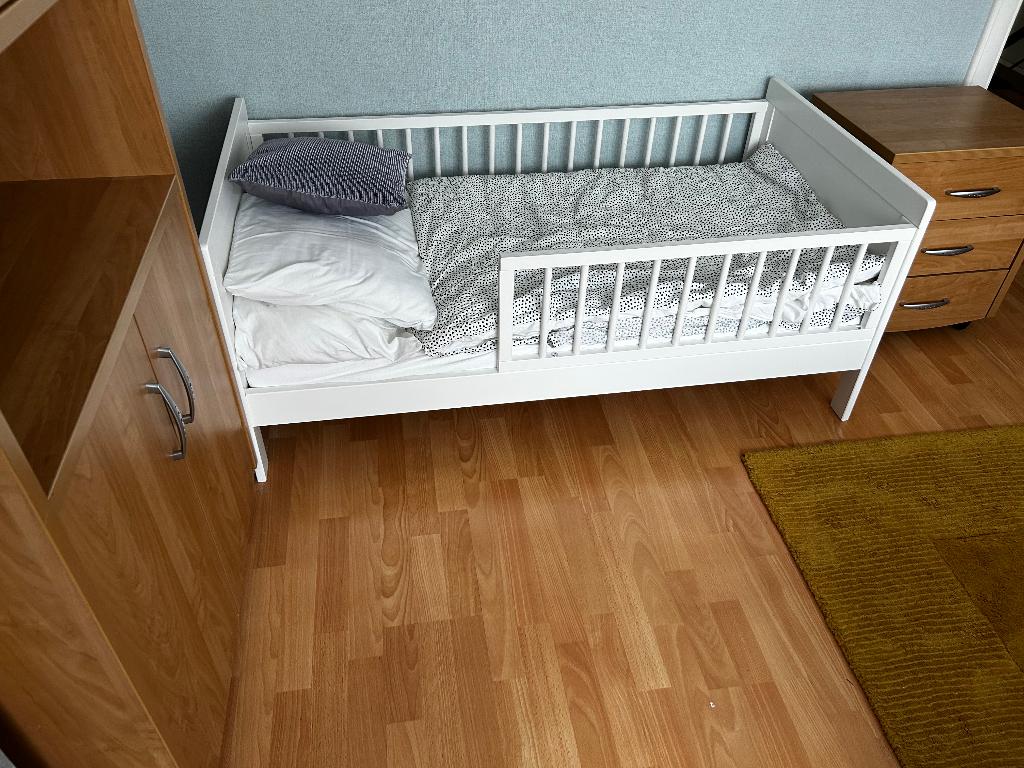 Petite Amélie peuterbed Plume 140x70 wit + matras, Kinderen en Baby's, Kinderkamer | Bedden, 70 tot 85 cm, 140 tot 160 cm, Zo goed als nieuw