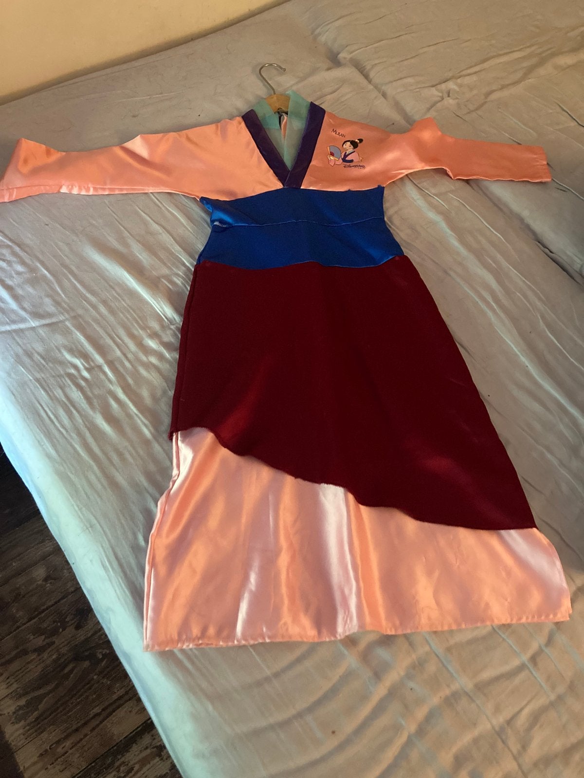 Robe Mulan DisneylandParis, Enlèvement, Comme neuf, 158 à 164, Fille