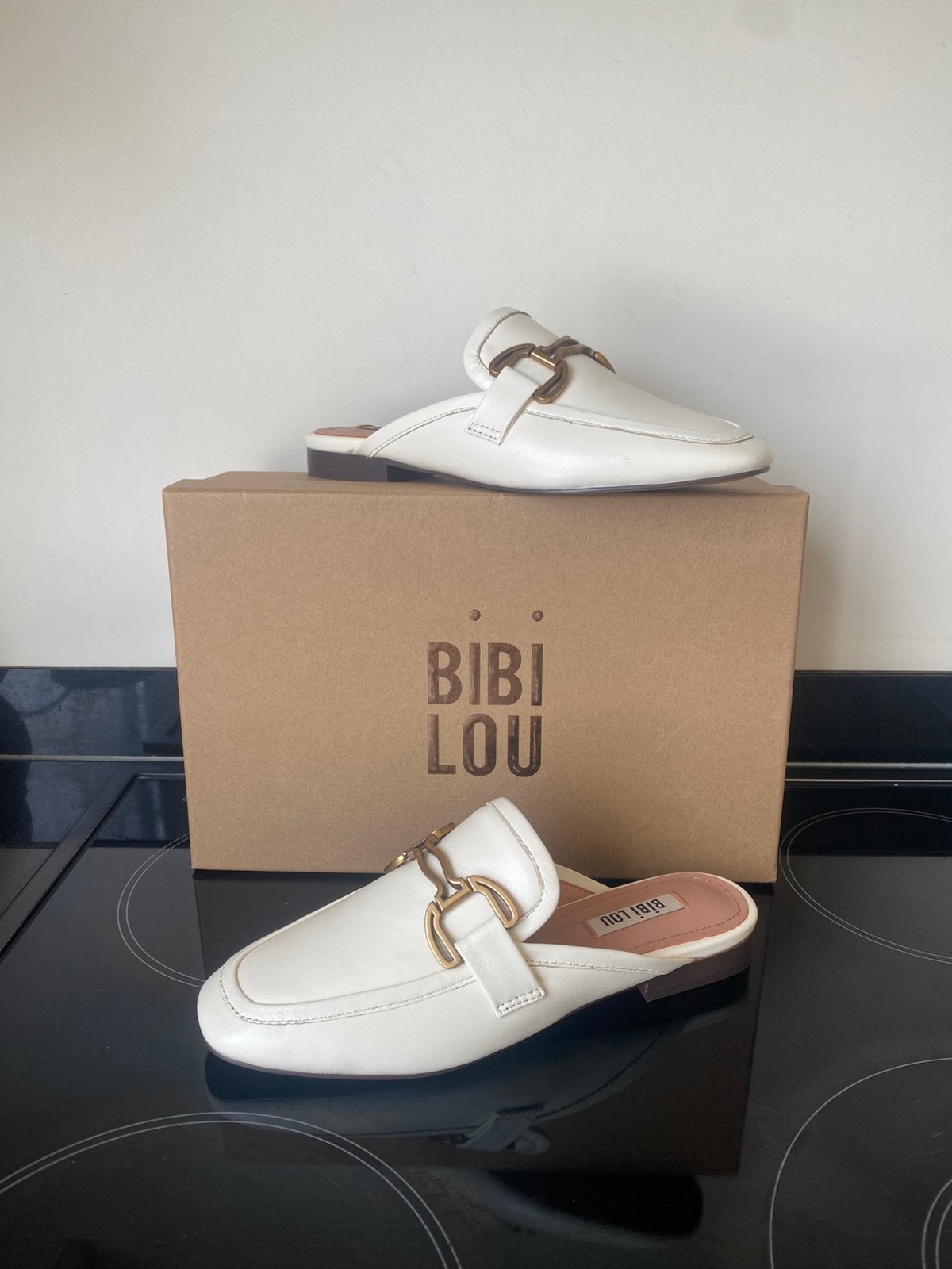 Nieuw bibi lou muiltje slipper loafer maat 36, Wit, Nieuw, Sandalen of Muiltjes, Ophalen of Verzenden