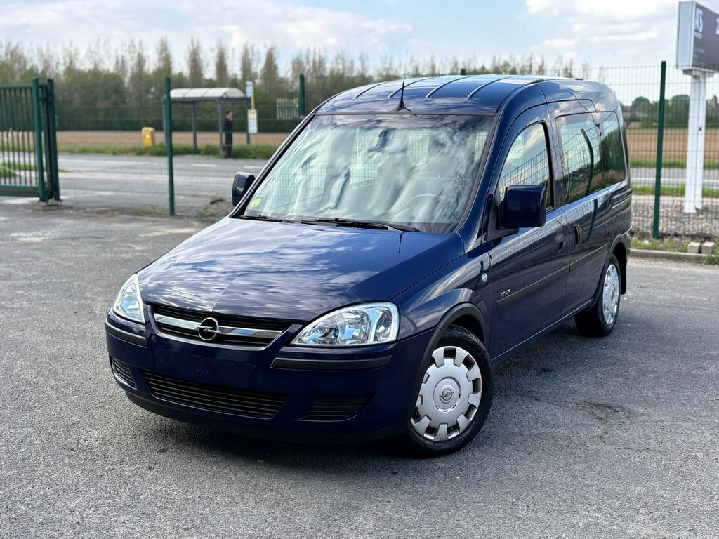 Opel Combo 1.4 essence lez ok, Auto's, Elektrische ramen, Bedrijf, Handgeschakeld, 5 deurs