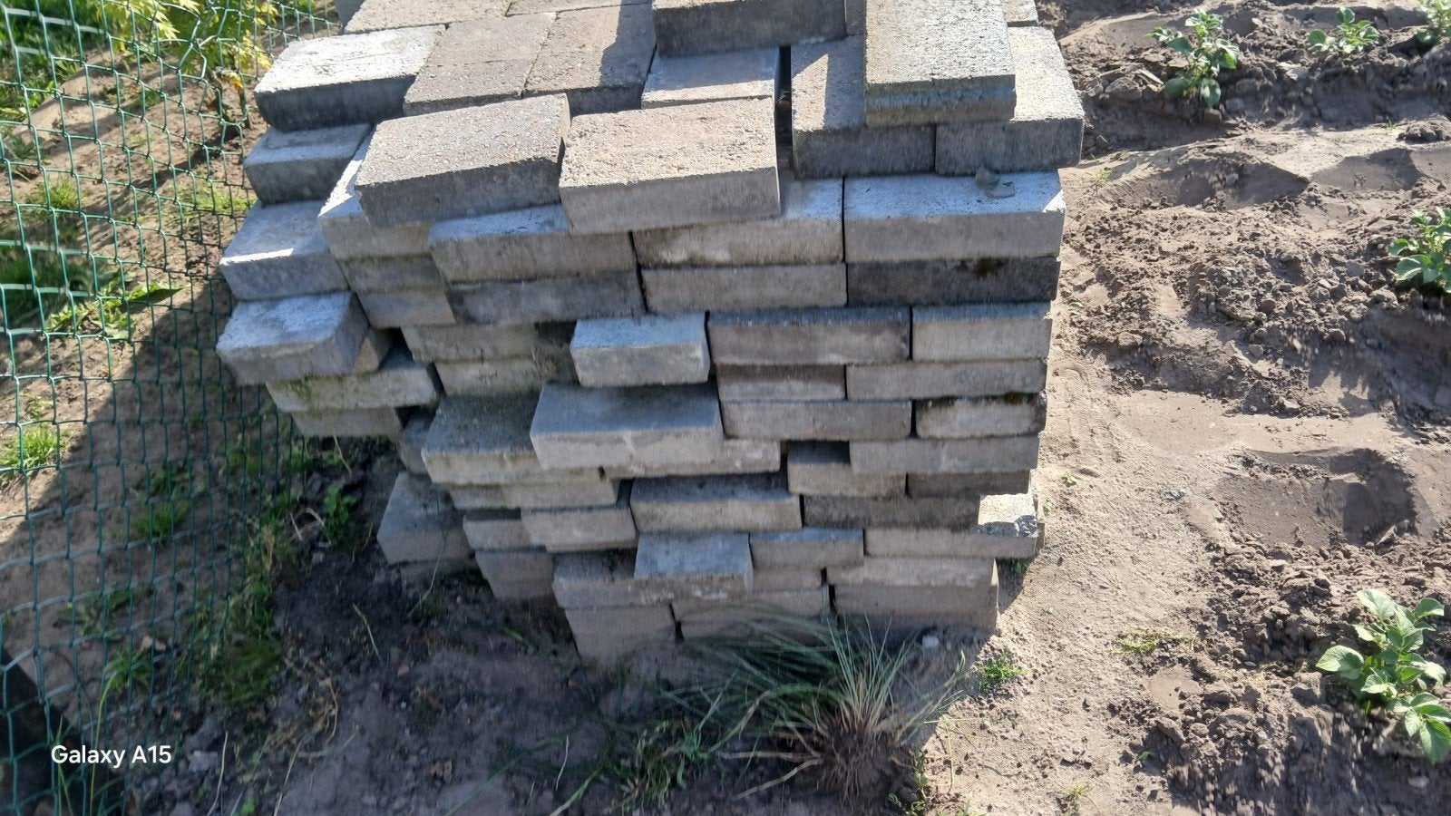 600 pièces de clinker en béton utilisées 20x40cm couleur gri, Enlèvement, Utilisé, Briques, 10 m²² ou plus