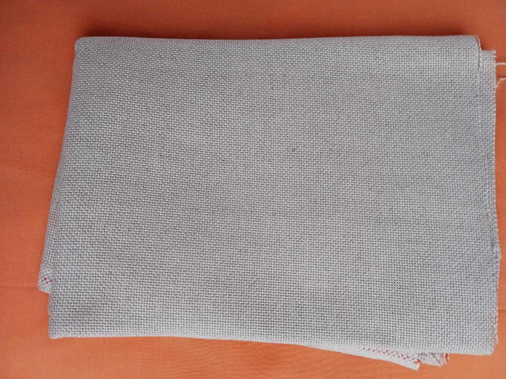 Borduurstof grijs-beige, Ophalen of Verzenden, Zo goed als nieuw, Handborduren, Overige typen