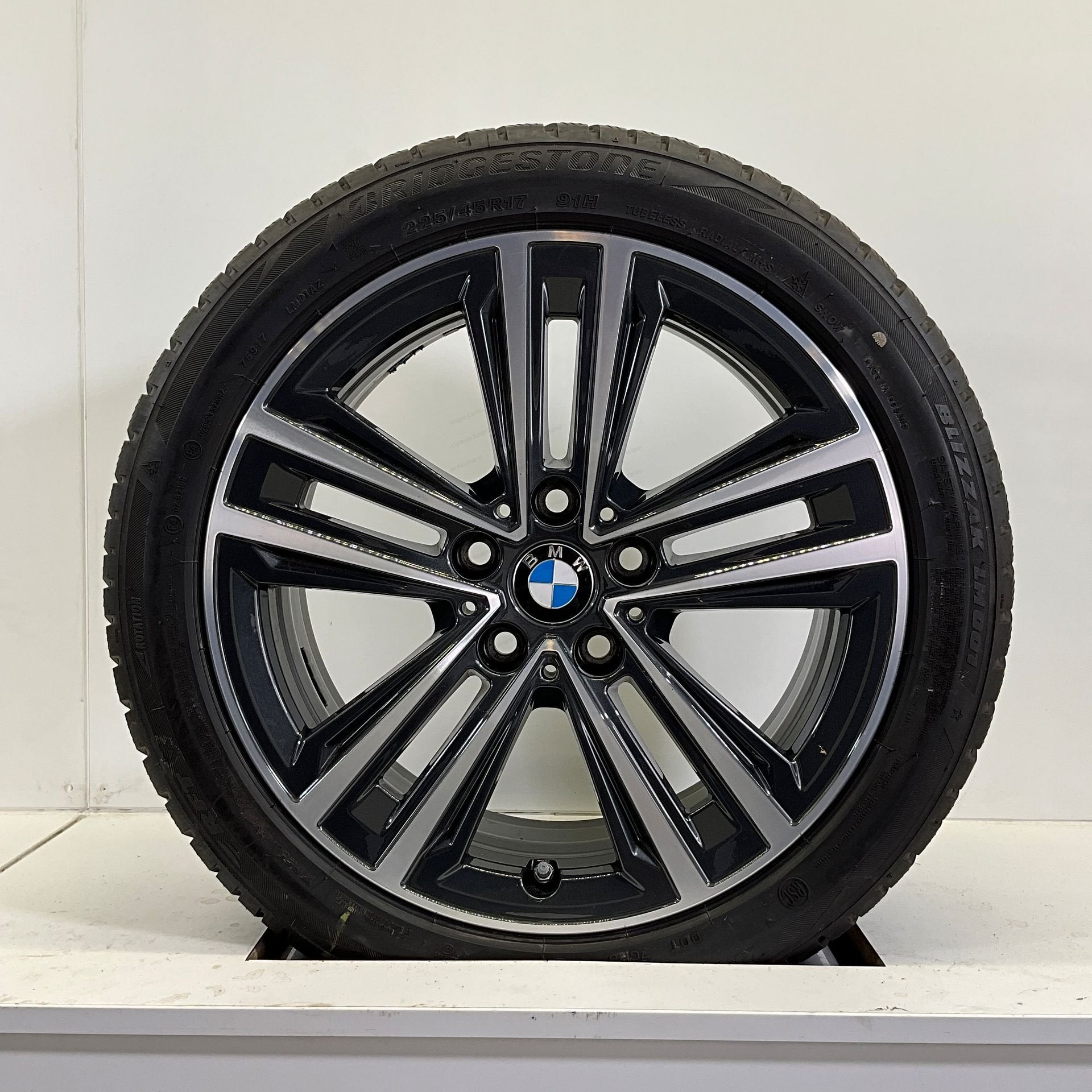BMW 1 SERIE 2 SERIE F40 F41 F42 F43 F44 SET VELGEN + WINTERB, Autos : Pièces & Accessoires, Pneus & Jantes, Pneus et Jantes, Pneus hiver