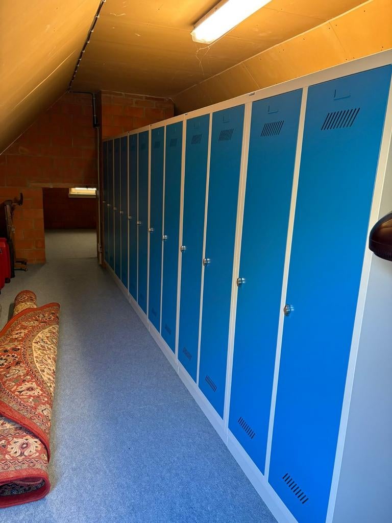 Lockers en bureau kasten, Enlèvement
