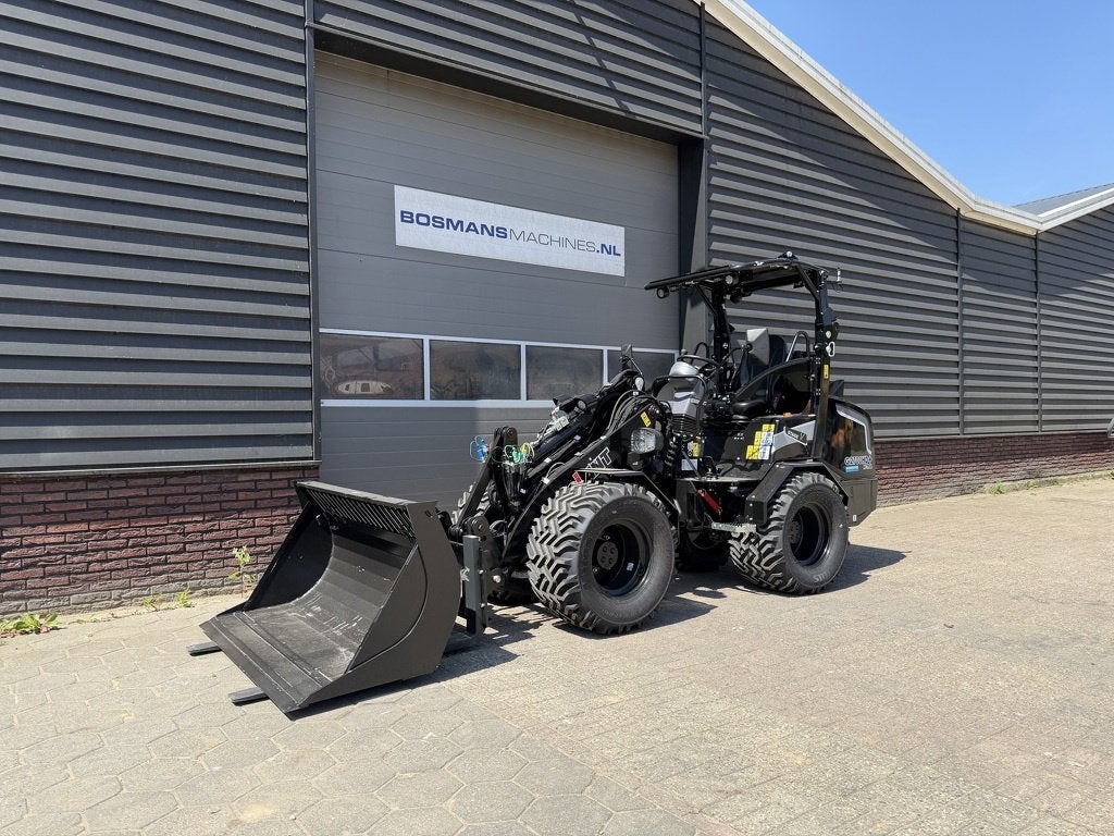 Giant G2700 X-TRA HD+ BLACK edition minishovel NIEUW tandemp, Articles professionnels, Machines & Construction | Grues & Excavatrices