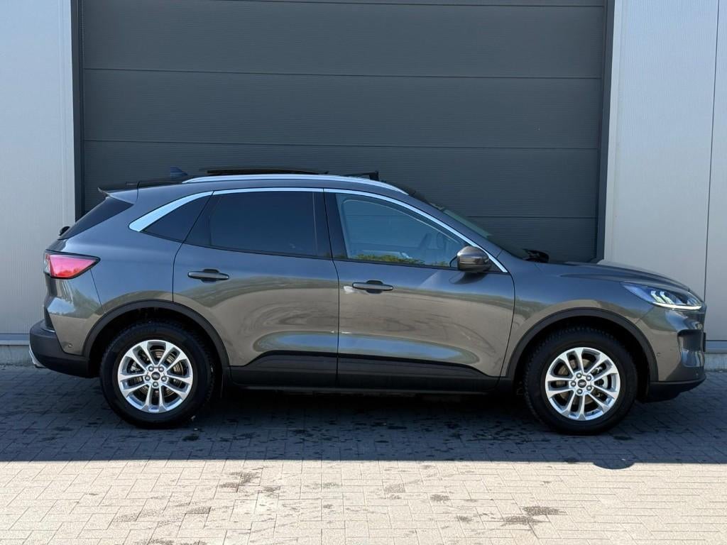 Ford Kuga benzine automaat, Auto's, Stof, 4 cilinders, Navigatiesysteem, Bedrijf
