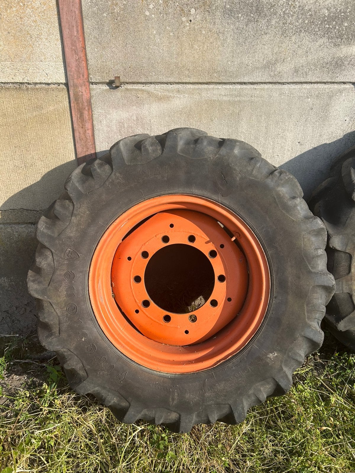 Voorwielen Deutz 8006, Articles professionnels, Agriculture | Pièces | Pneus, Jantes & Essieux, Enlèvement
