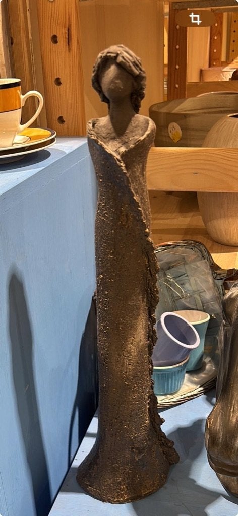 Kunstwerk vrouw 48cm hoog, Statue, Enlèvement ou Envoi, Brun, 20 - 50 cm
