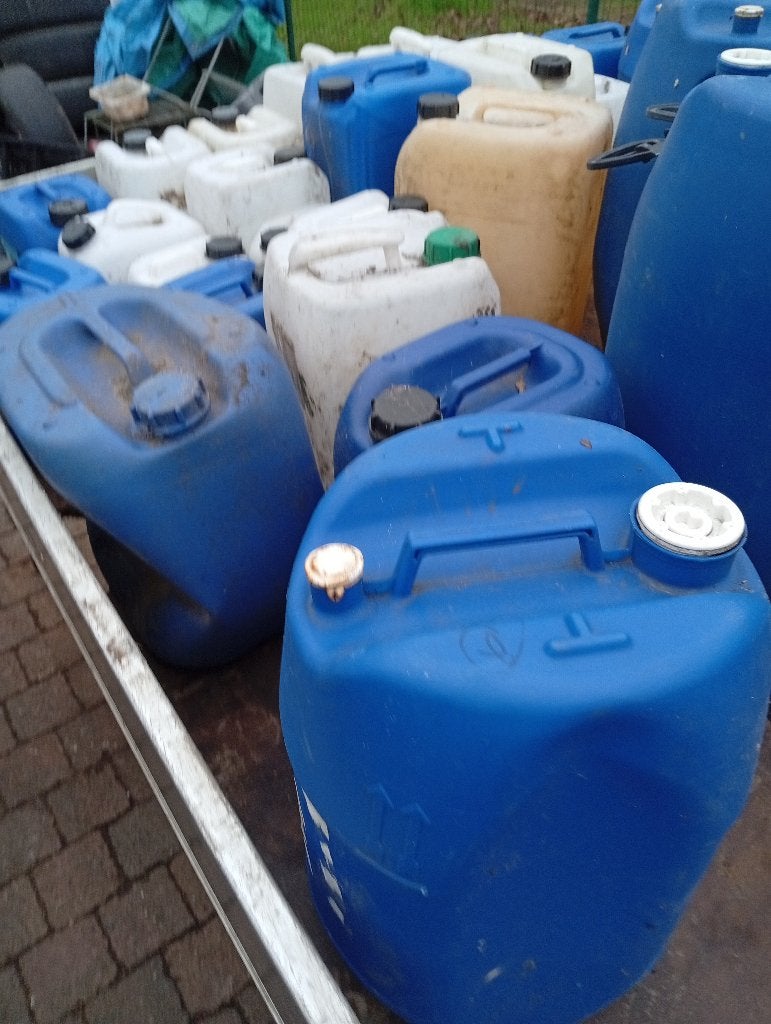 Lege bidons, Minder dan 75 liter, Ophalen, Zo goed als nieuw, Kunststof