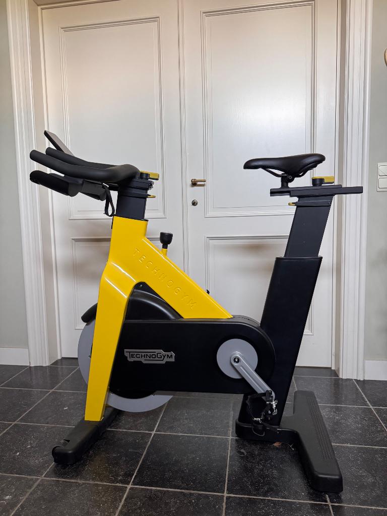 Technogym Group Cycle connect spinning bike, Enlèvement, Comme neuf, Vélo de spinning