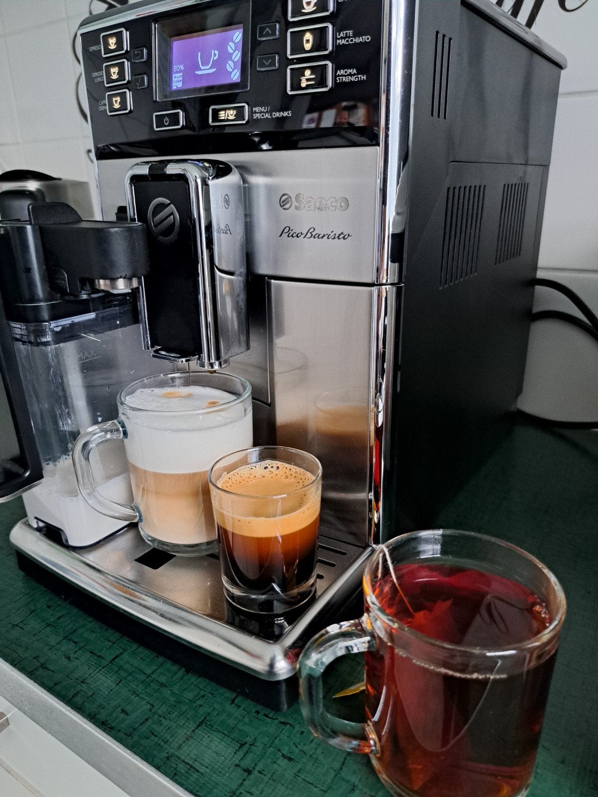 machine à café saeco à vendre, Réservoir d'eau amovible, Café en grains, Utilisé, 4 à 10 tasses