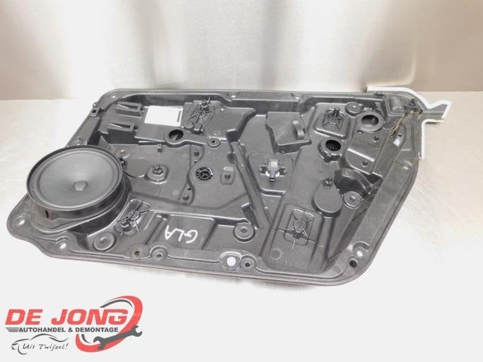 Mécanique vitre 4portes avant droite d'un Mercedes GLA, 3 mois de garantie, Utilisé, -, -