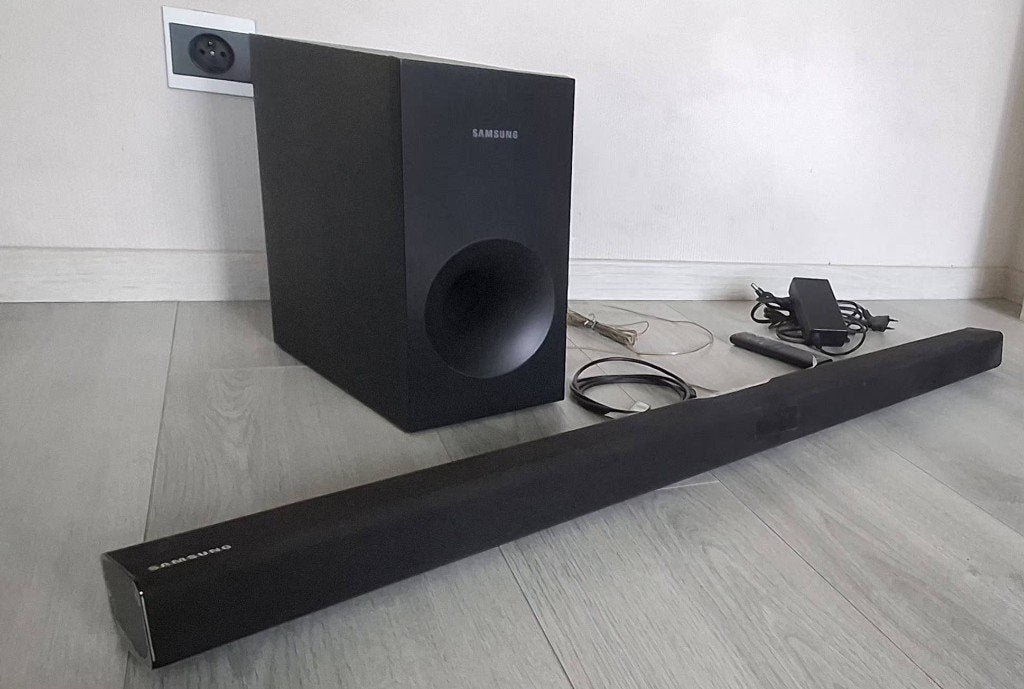 Samsung HW-J355 Soundbar + Subwoofer 120W - Complete set, Enlèvement, Bluetooth, Comme neuf