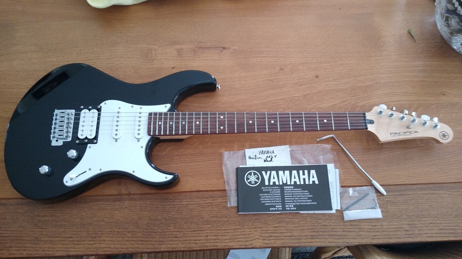 Elektrische gitaar YAMAHA PACIFICA 112V, Muziek en Instrumenten, Ophalen