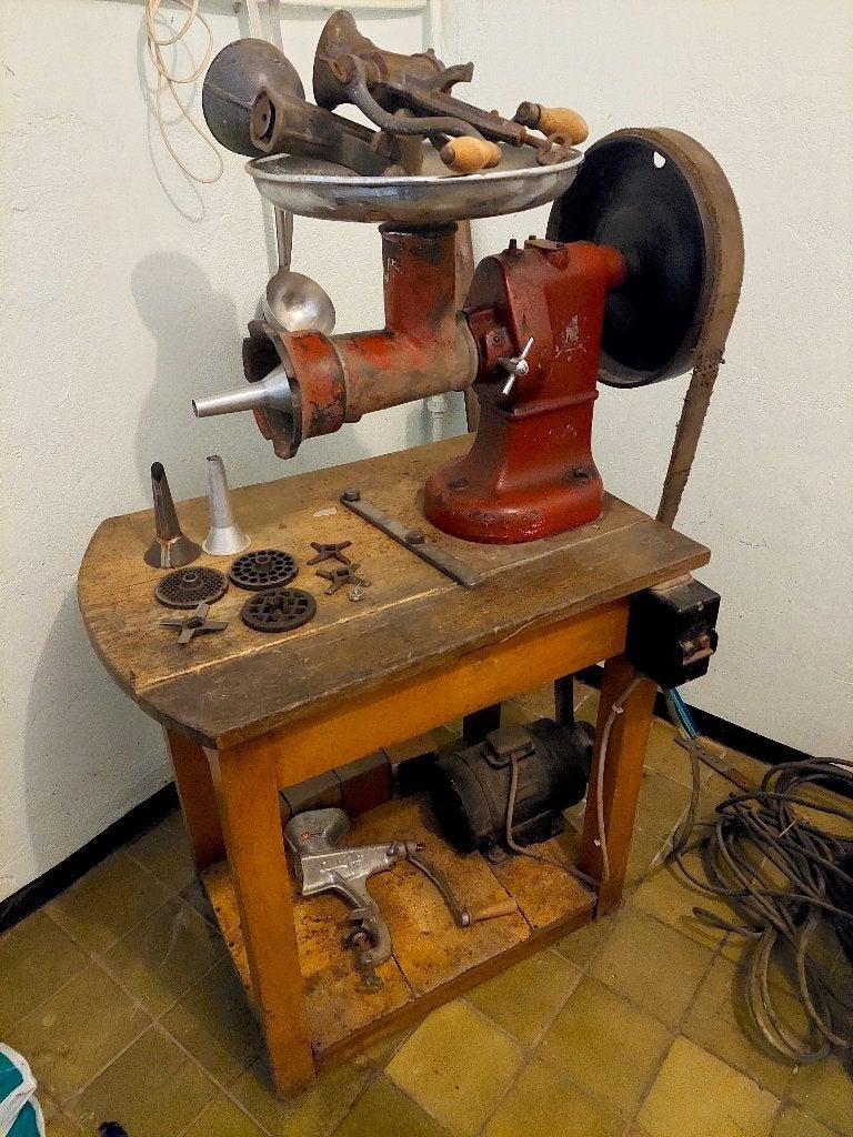 vleesmolen, Enlèvement