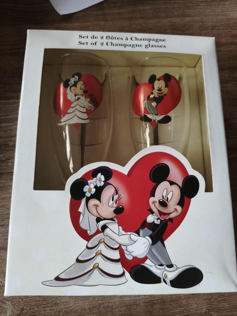 Disneyland Paris mickey & minnie bruiloft champagneglazen, Ophalen of Verzenden, Mickey Mouse, Nieuw, Servies