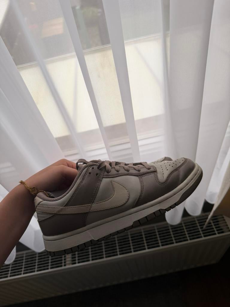 Nike Dunk Low 'Light Bone' - Maat 38.5, Enlèvement