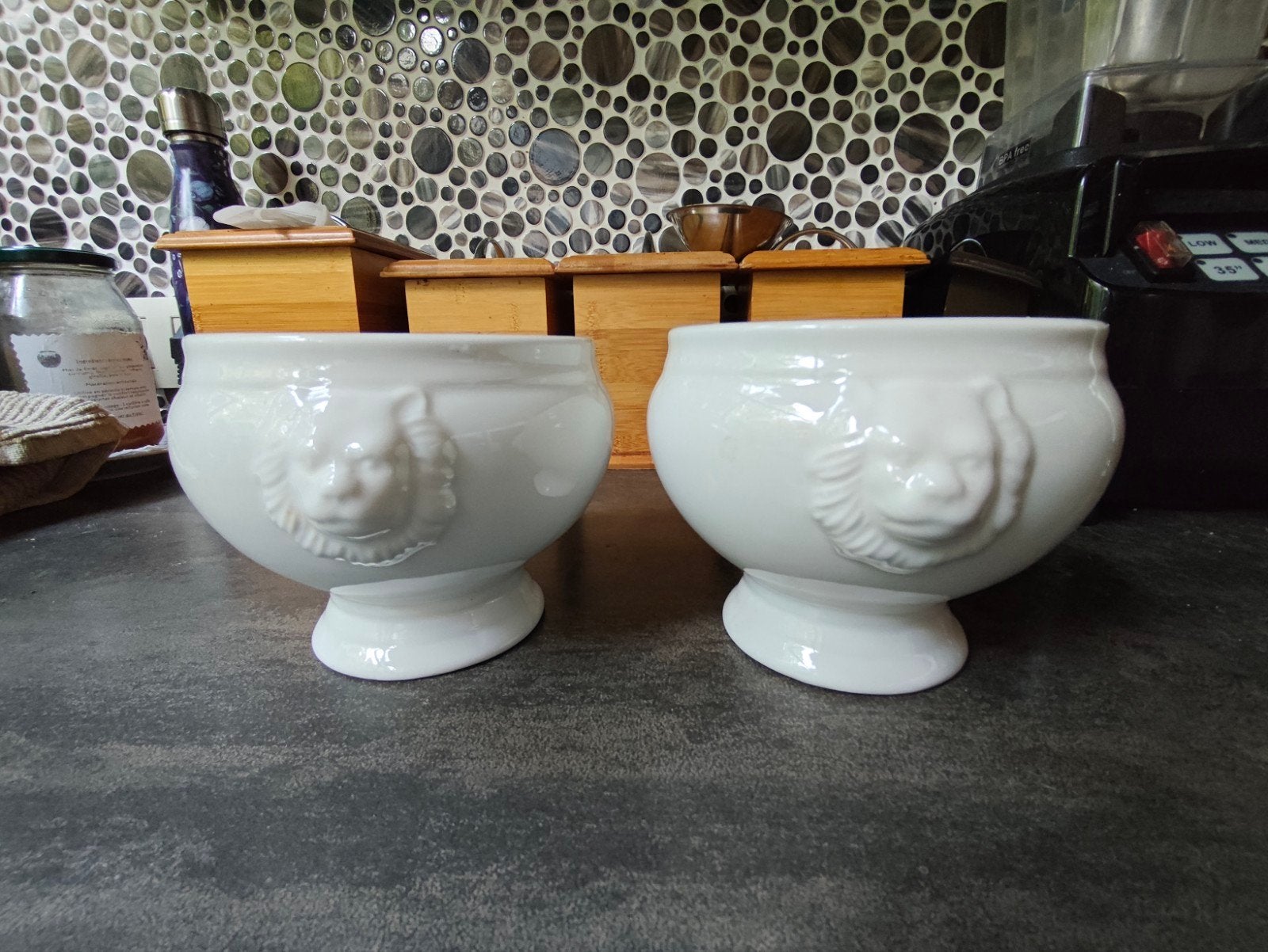 Authentiques bols à soupe tête de lion, Maison & Meubles, Cuisine | Vaisselle, Utilisé, Récipient(s), Vintage, Porcelaine, Enlèvement