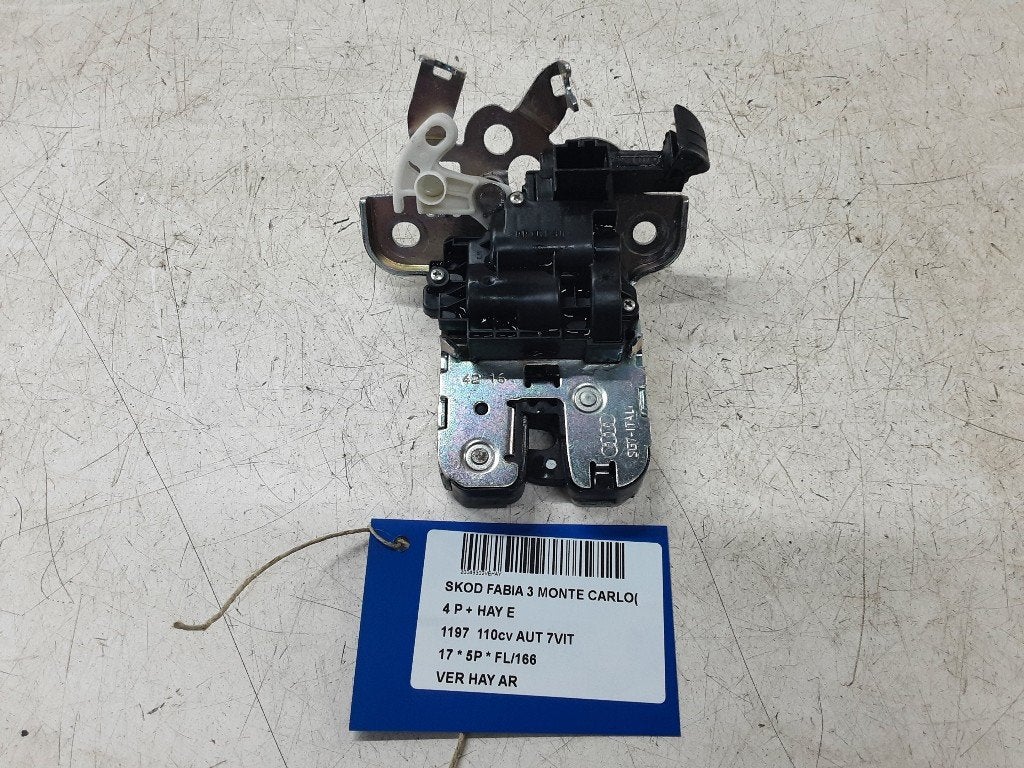 SERRURE COFFRE Skoda Fabia III (NJ3) (8R0827505A), Haillon arrière, Utilisé, Info@skoda-auto.de, Skoda