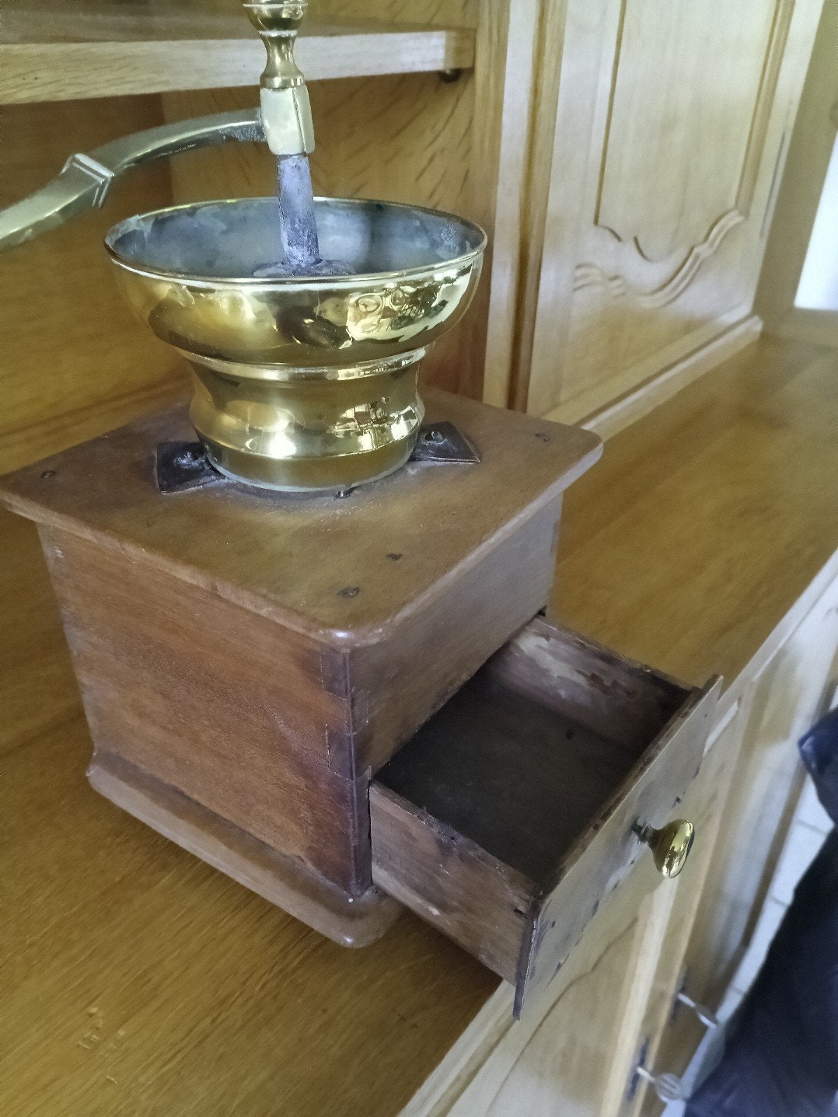 moulin à café et divers objets en cuivre, Enlèvement, Cuivre