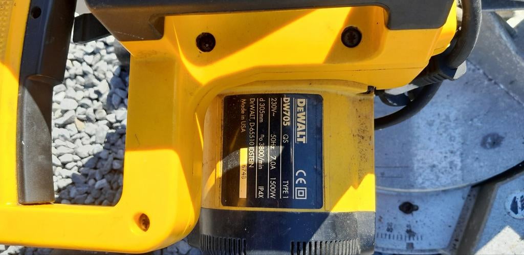 Defecte Dewalt voor onderdelen of reparatie, Ophalen, Gebruikt, Dewalt, Afkortzaag