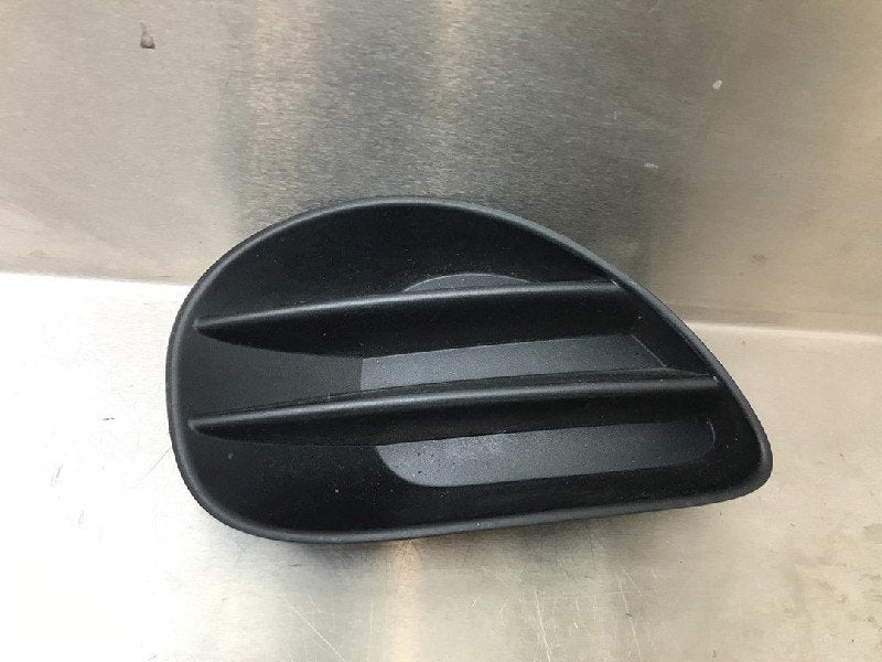 MISTLAMPKAPJE RECHTS Toyota Yaris II (P9) (|814810D010|), Gebruikt, Rechts, Toyota