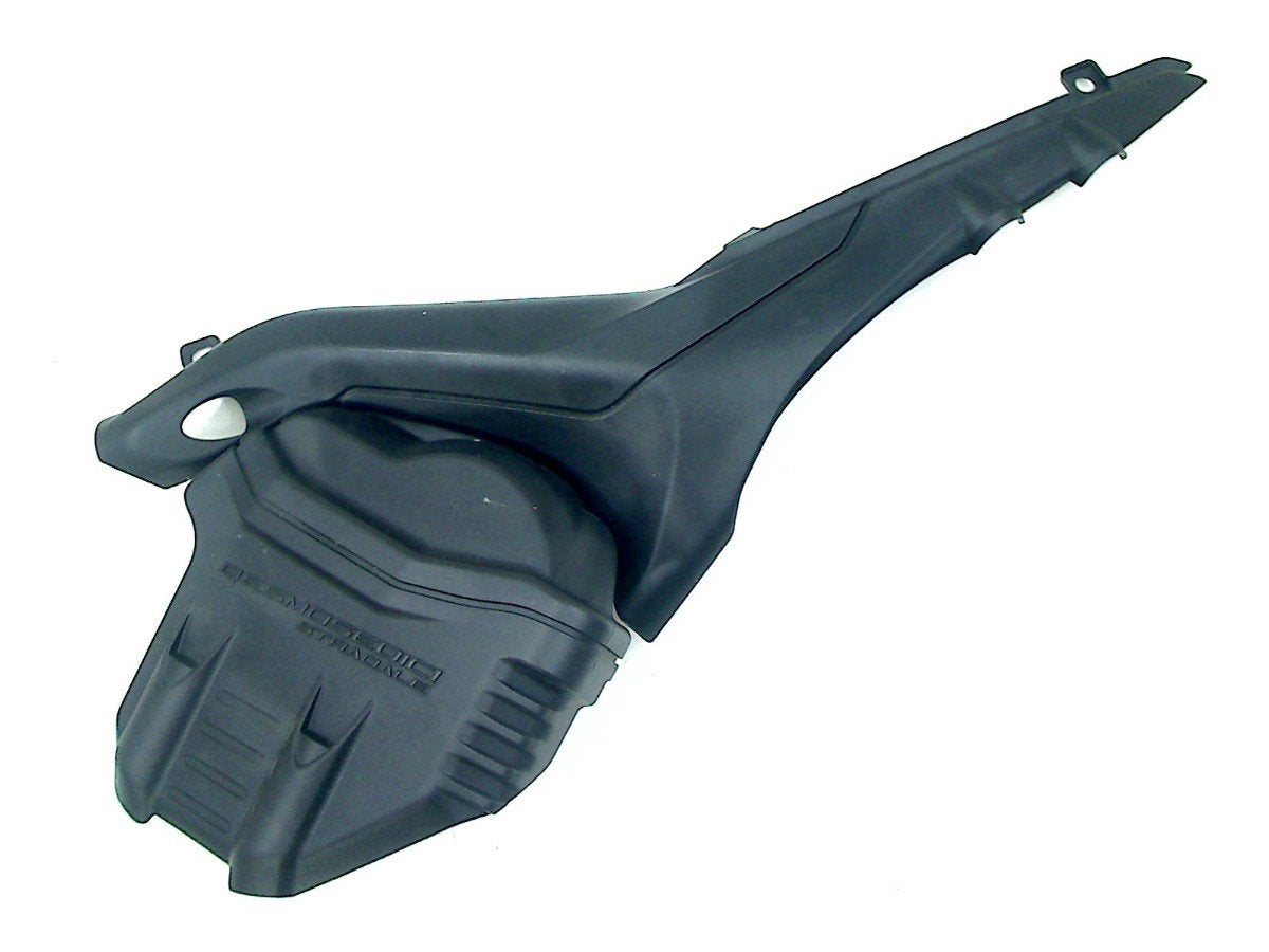 CADRE DE COUVERTURE GAUCHE Streetfighter V4 (V4S) 2020-2022, Dhr. S. di Majo, Utilisé, Info@cama-motorparts.nl, P.J. Troelstraweg 8 8
3144 CX  MAASSLUIS, NL
