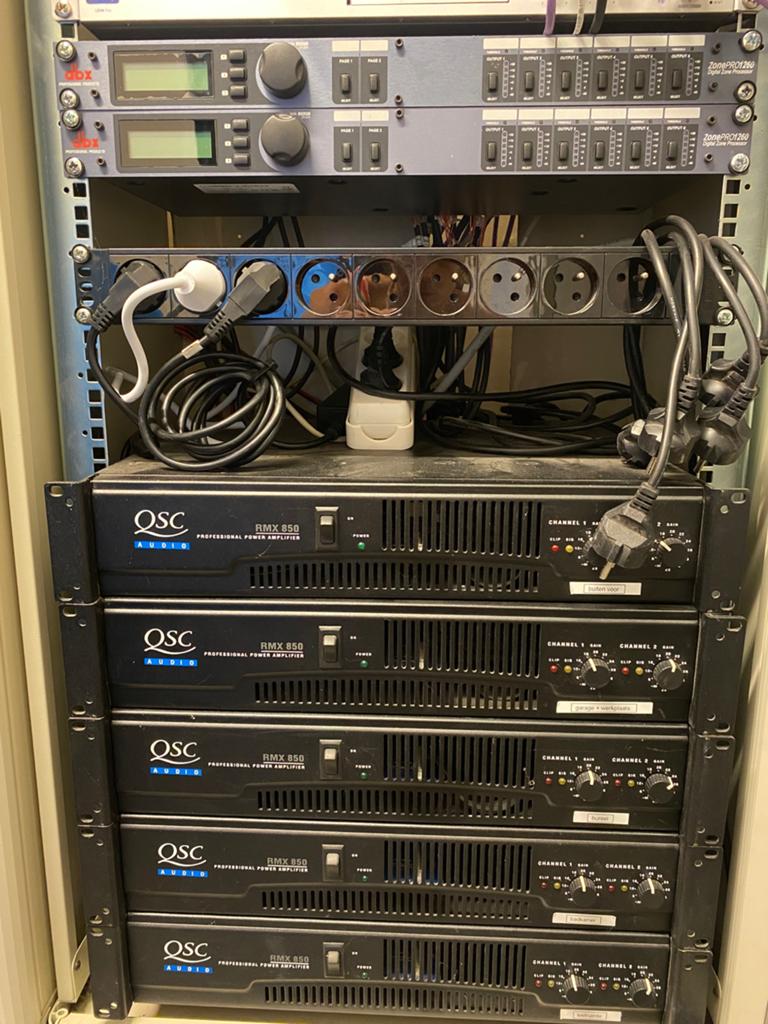 Versterkers QSC RMX 850 Professional Power Amplifier, Ophalen, Gebruikt