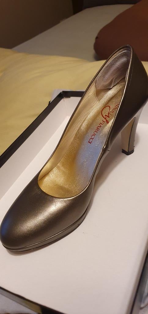Pumps en bijhorende clutch, Ophalen, Gedragen, Pumps