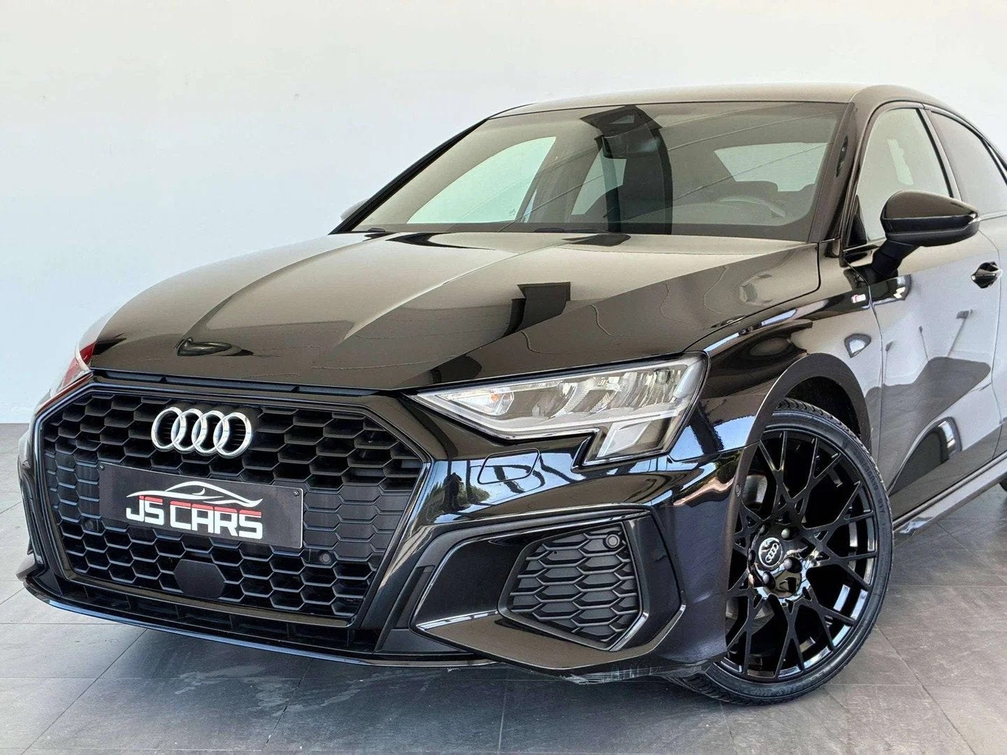 Audi A3 1.5 TFSI FULL S-LINE-1ERPRO-COCKPIT-CARPLAY-CAMERA, Auto's, Audi, Automaat, 4 deurs, 4 cilinders, 1878 kg