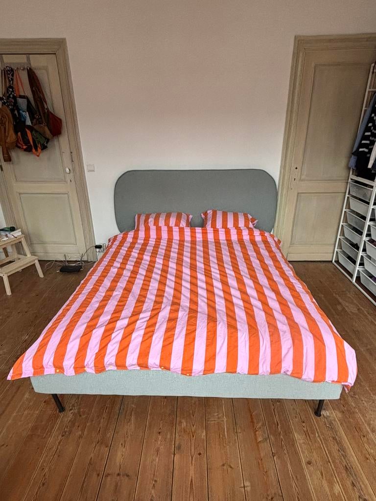 Lit + matelas Ikea VADHEIM, Comme neuf, Enlèvement, 200 cm, Deux personnes
