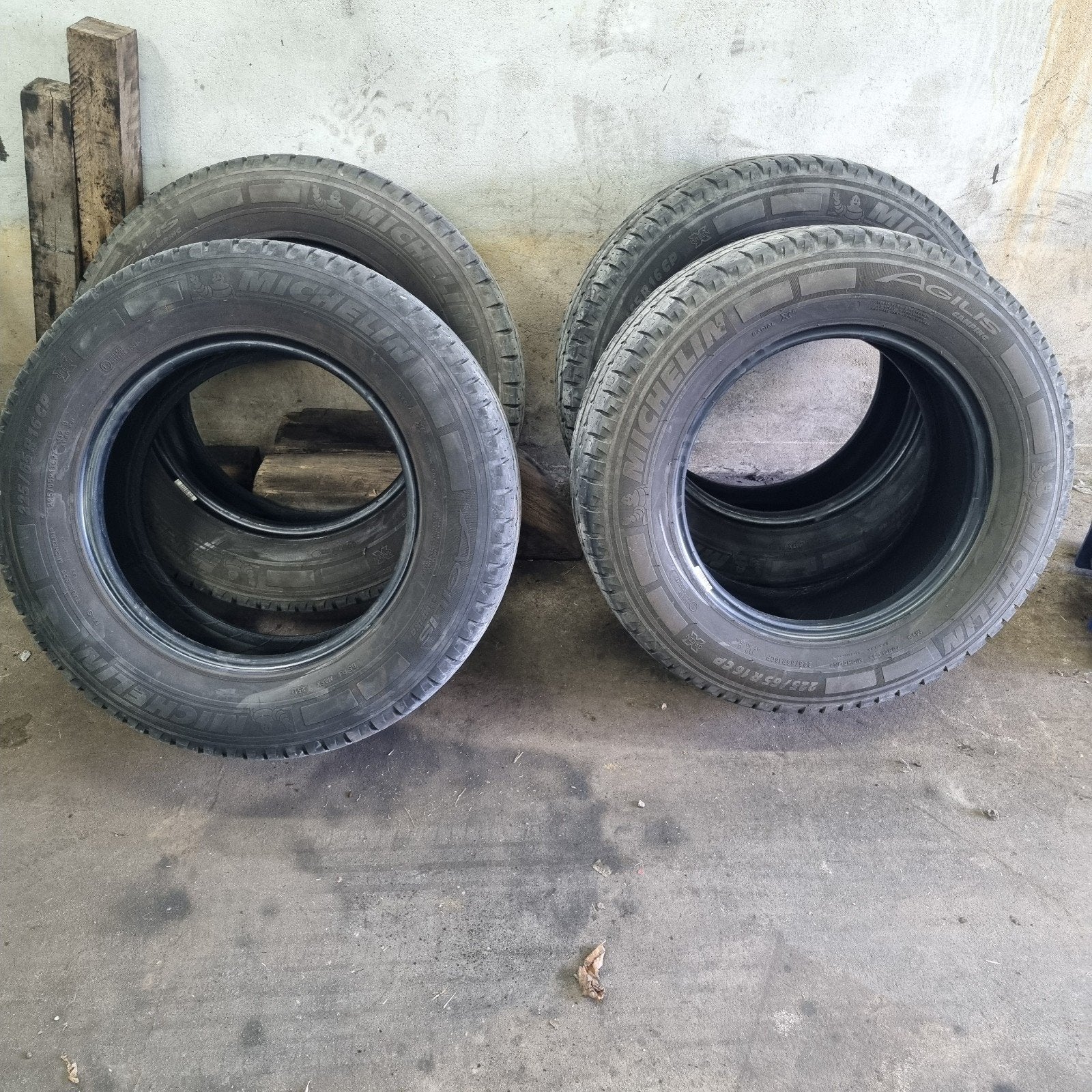 Michelin 225/65r16, Ophalen, Band(en)