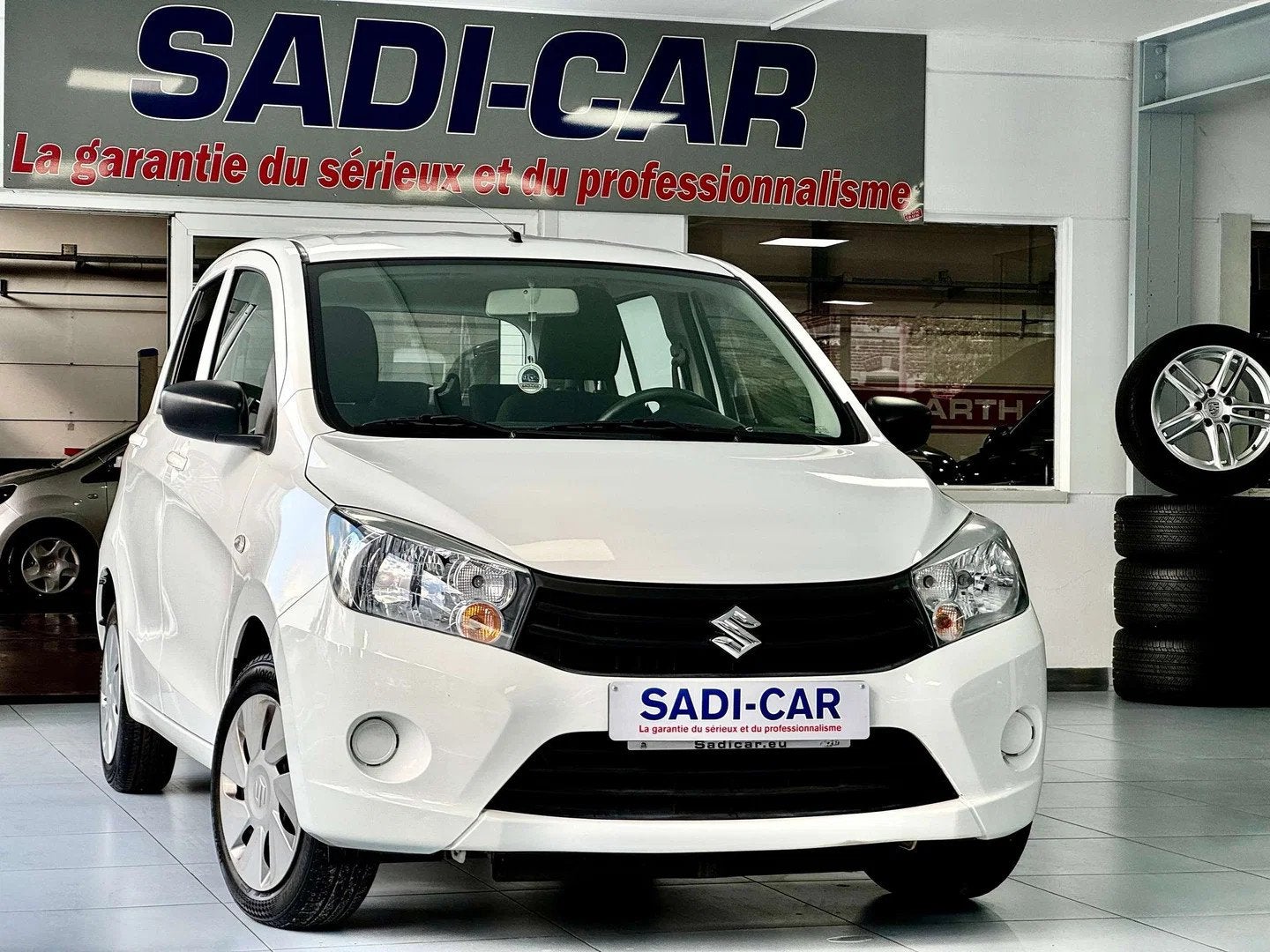 Suzuki Celerio 1.0i 68cv 5 PORTES - 1er PROPRIO - ETAT NEUF, Autos, Achat, 50 kW, Euro 6, Entreprise