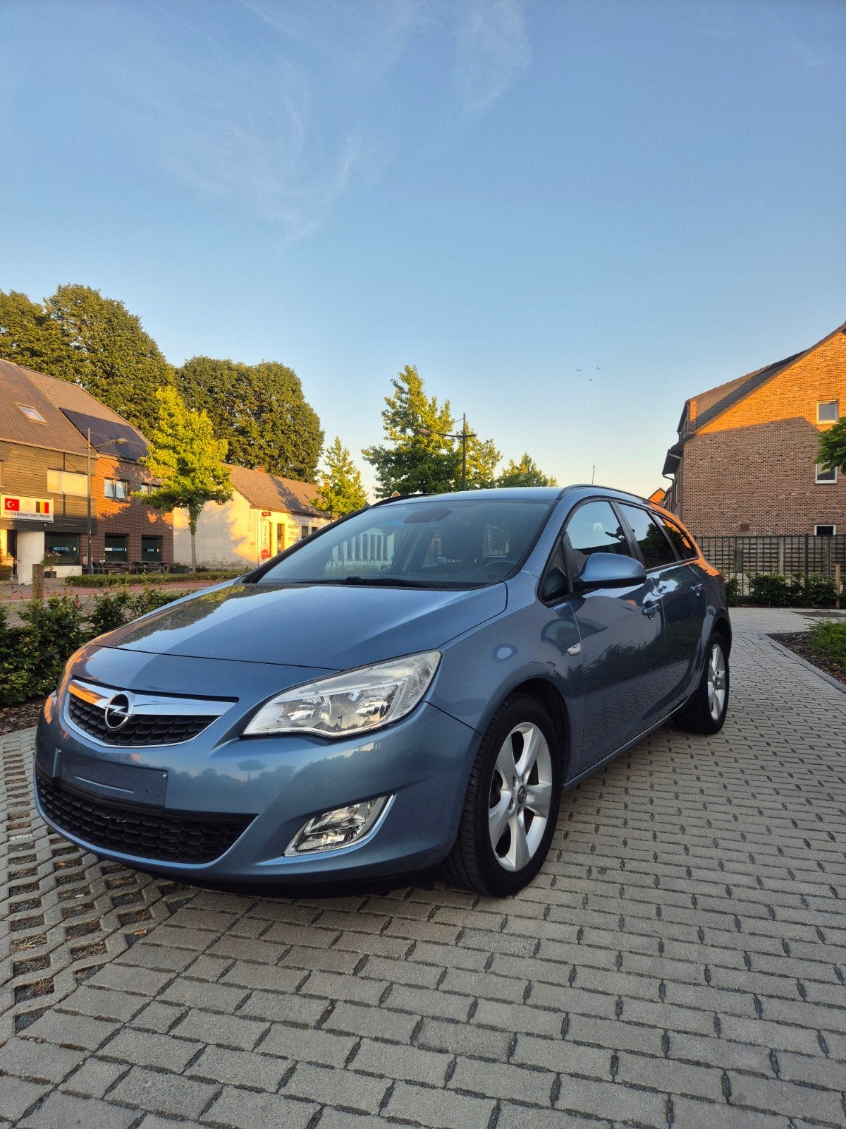 Opel Astra 23/08/2011 Euro 5 1,7 L  Zo Meenemen, Auto's, Voorwielaandrijving, Euro 5, Stof, Zwart