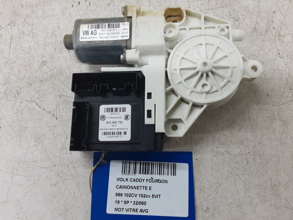 MOTEUR LEVE VITRE ELECTRIQUE AVANT GAUCHE Caddy IV, Volkswagen, Gauche, Mevr. I. Hauben, Utilisé