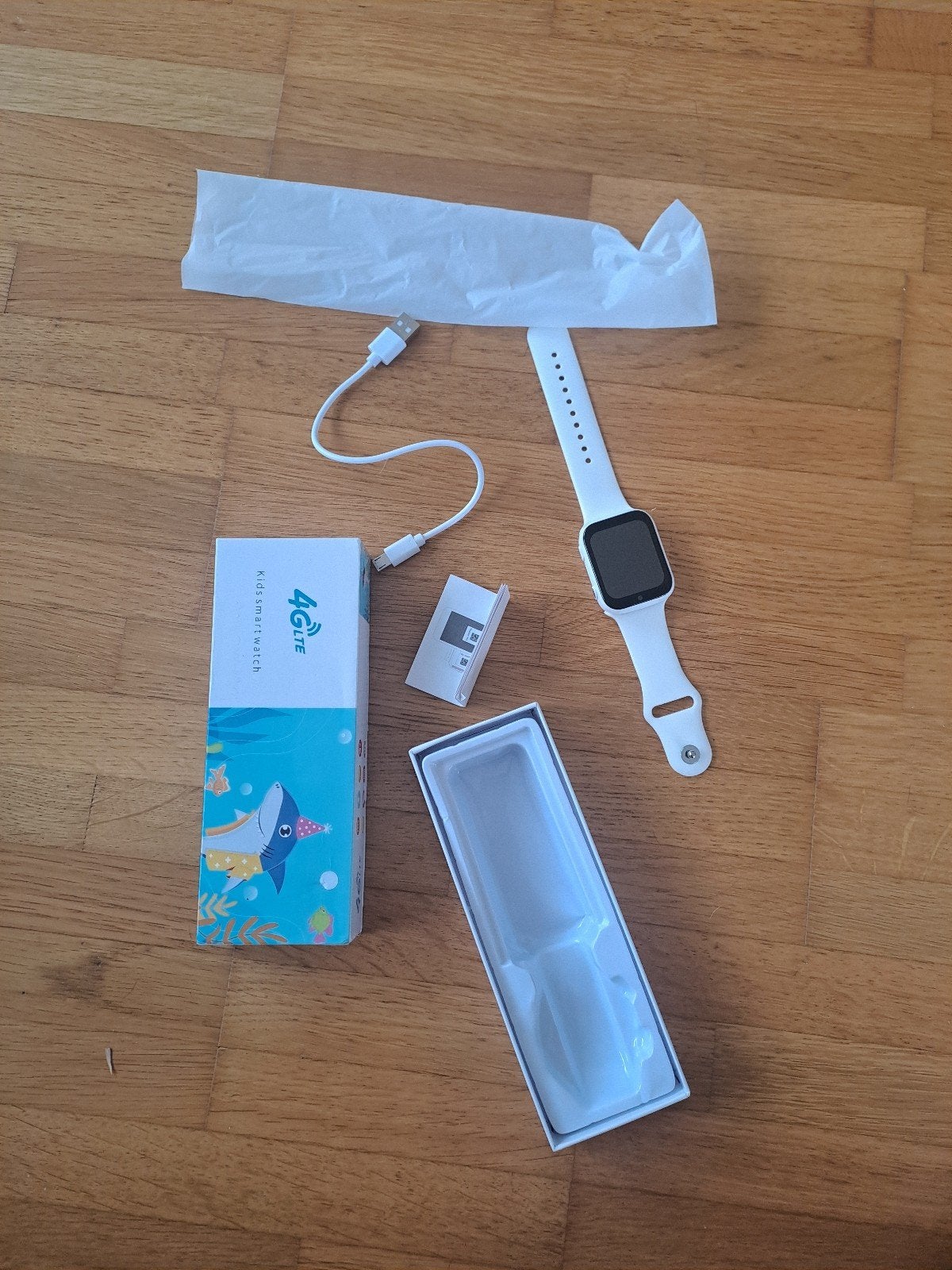 Horloge voor kinderen 4G LTE, Handtassen en Accessoires, Horloges | Kinderen, Ophalen, Zo goed als nieuw, Wit, Jongen of Meisje