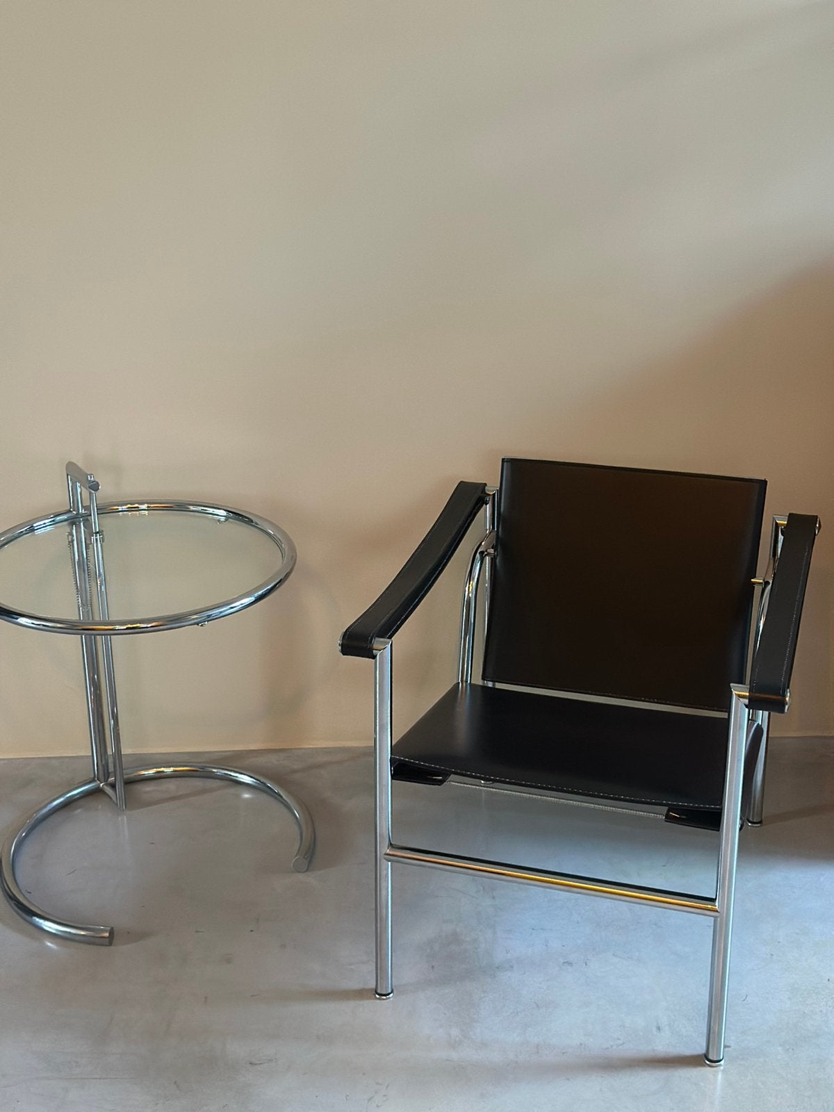 Cassina LC 1 Corbusier & Classicon Eileen Gray bijzettafel, Enlèvement, Comme neuf