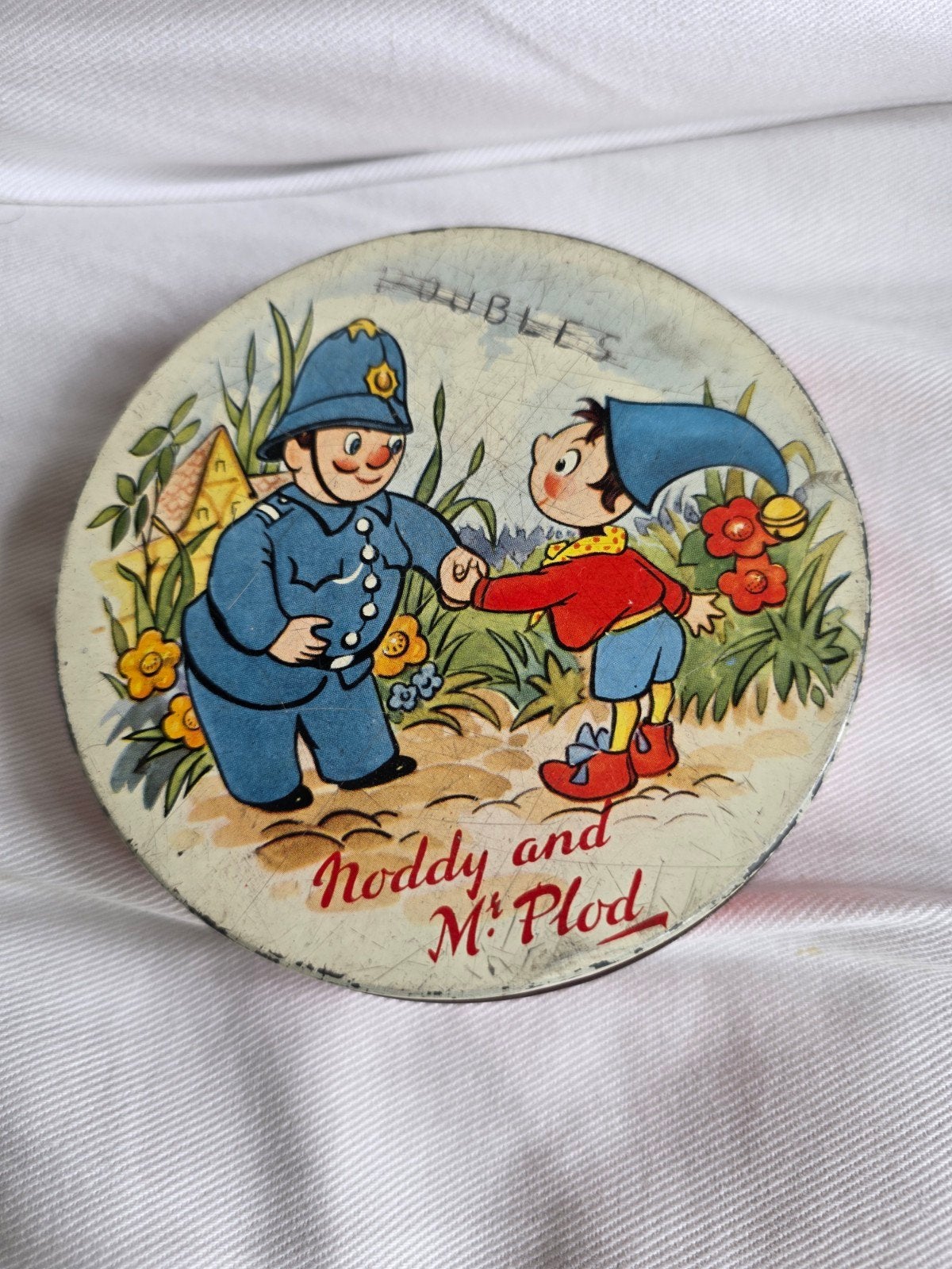 Oui-oui noody ancienne boîte à biscuits années 60. Regardez